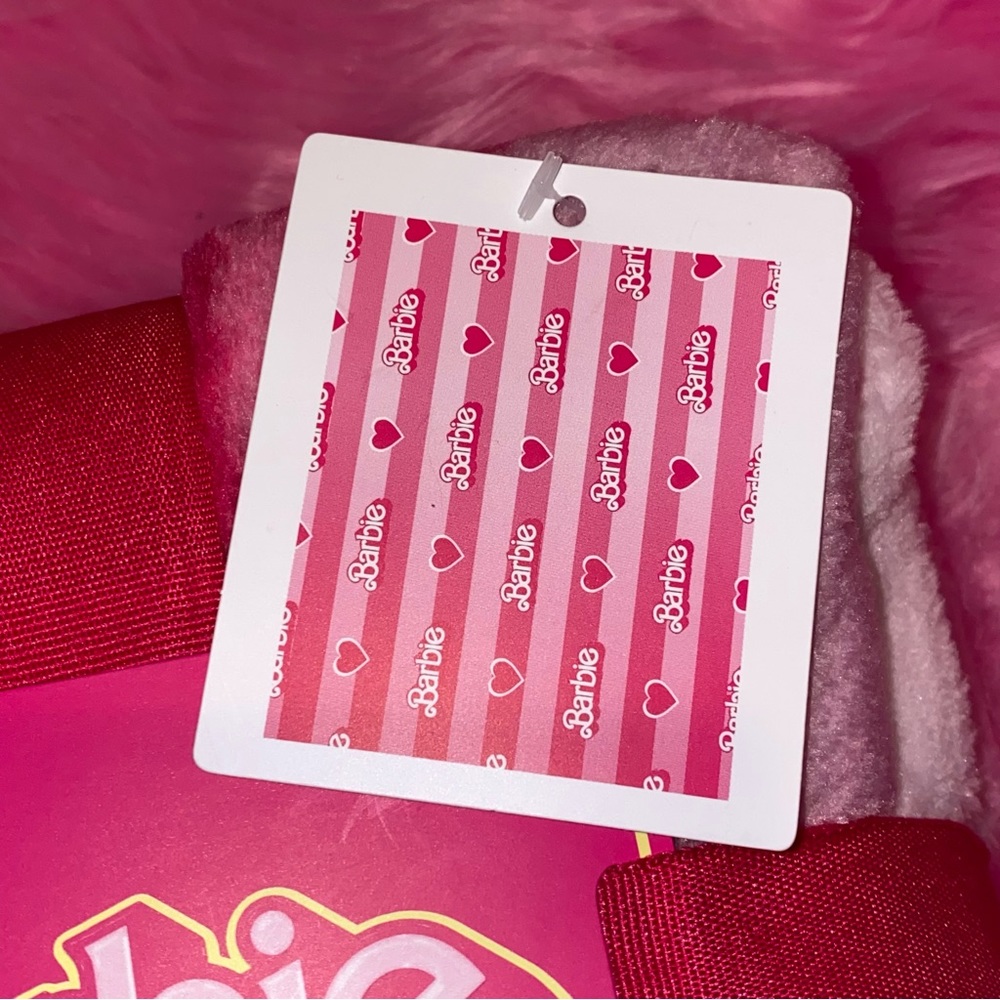 COPY - Barbie throw blanket 💖 - Picture 2 of 3